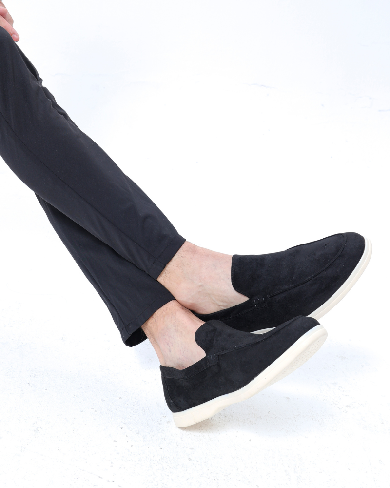 The Avalon Black - Iron & Oak