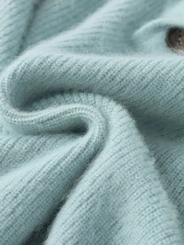 Soft Haven Cashmere Sweater - Iron & Oak
