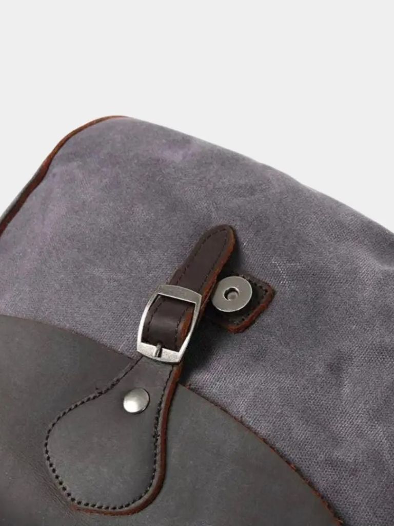 Windsor Messenger Shoulder Bag - Iron & Oak