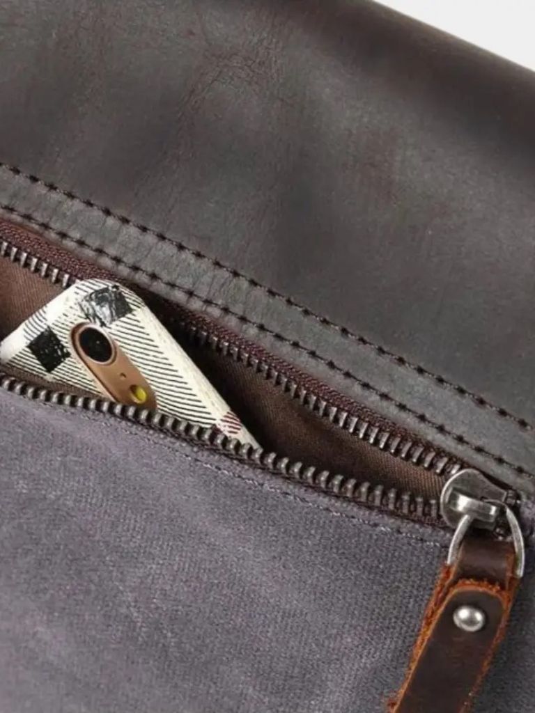 Windsor Messenger Shoulder Bag - Iron & Oak